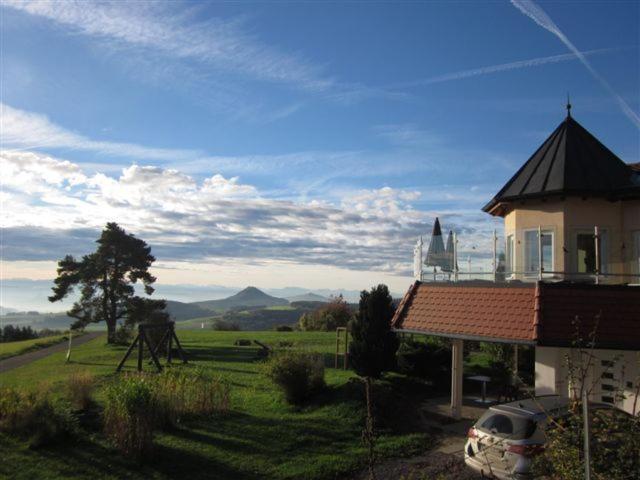 Hegaustern Guest House Engen Exterior photo